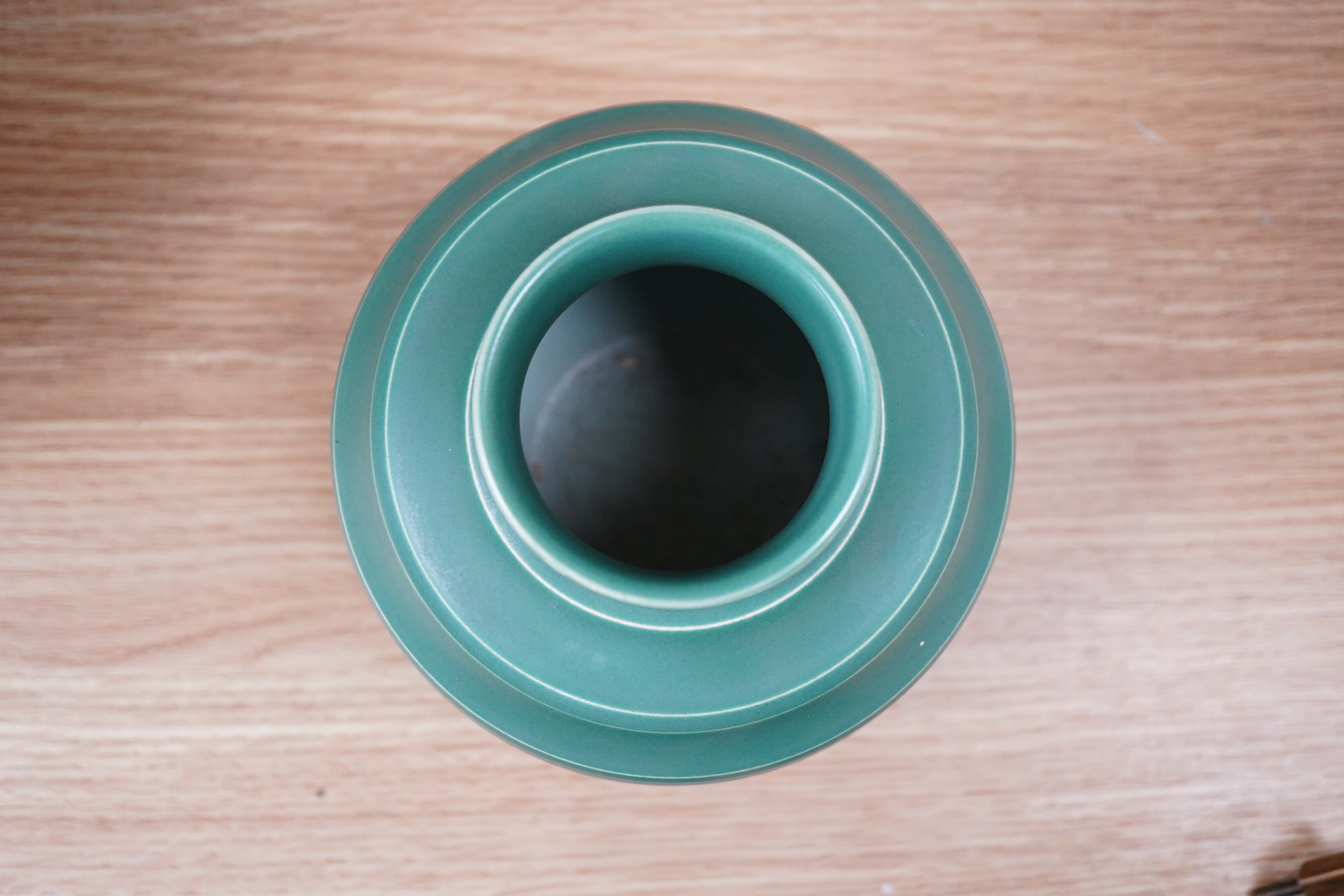 Keith Murray for Wedgwood globe vase in green, 16cm high